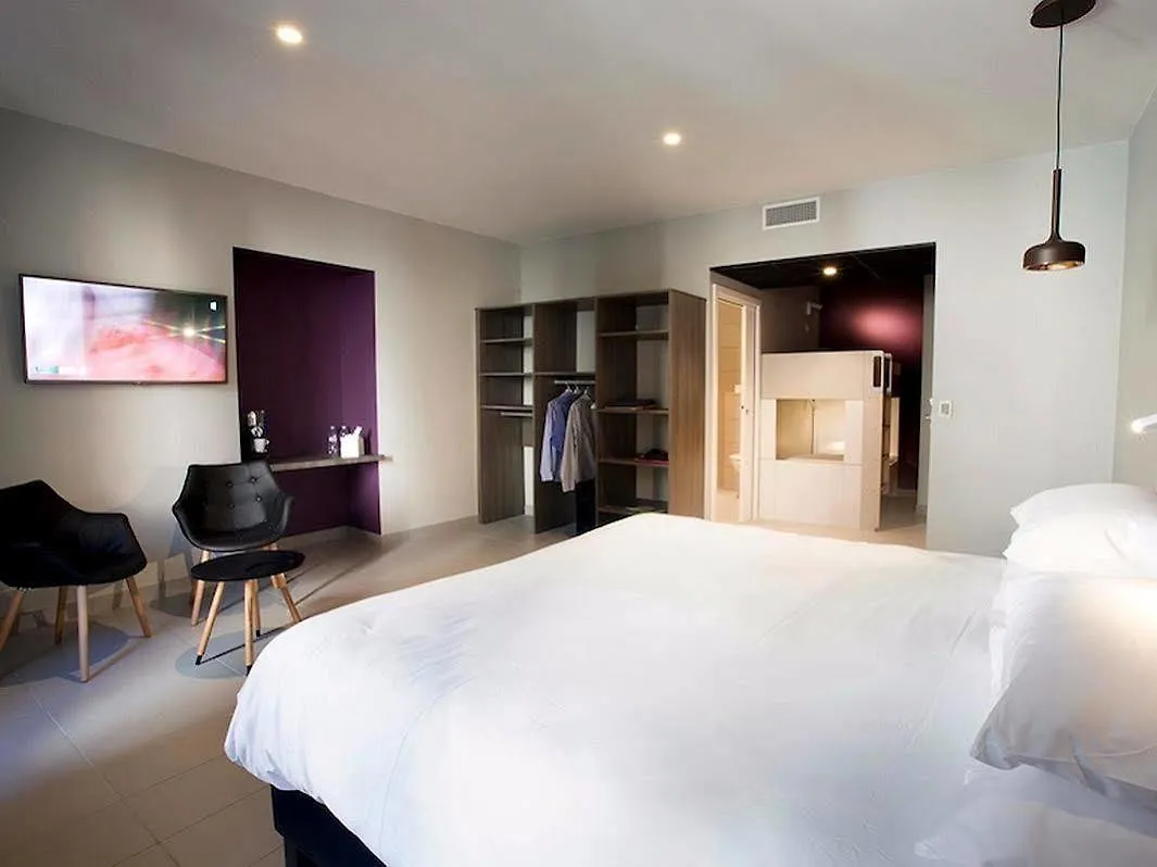 Hotel Urban Style Les Fleurines Villefranche-de-Rouergue 3*,  Francja